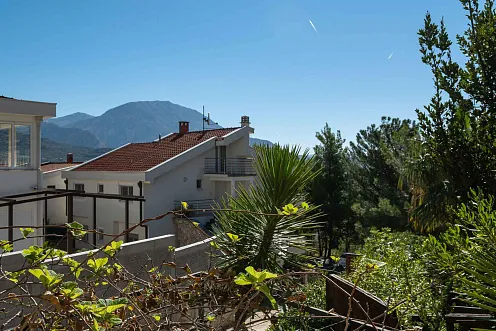 Apartment mit 3 Schlafzimmern im Erdgeschoss, separatem Eingang und Meerblick